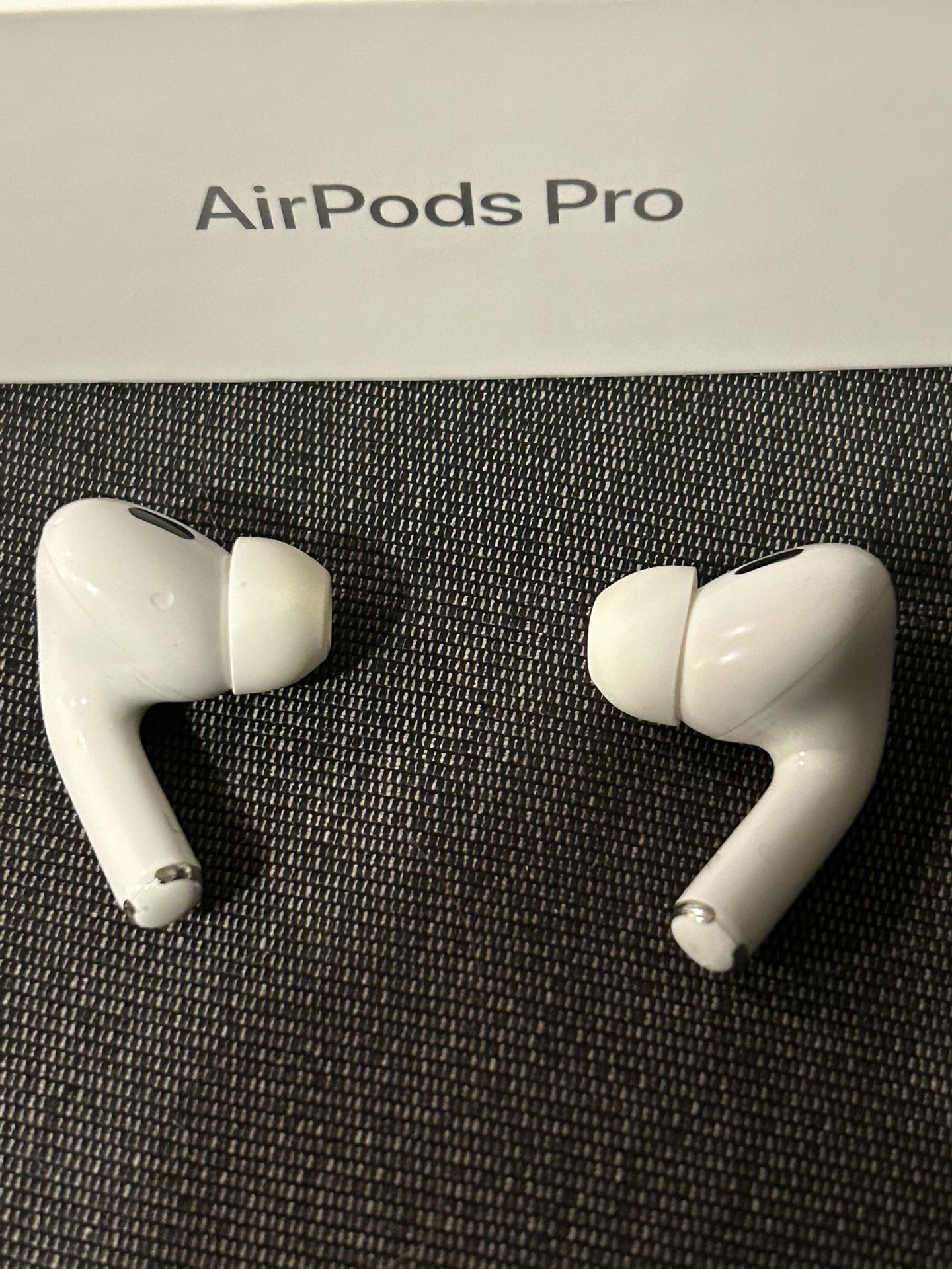 AirPods Pro2 - 2nd generation-MagSafe charging Case. Nice! 