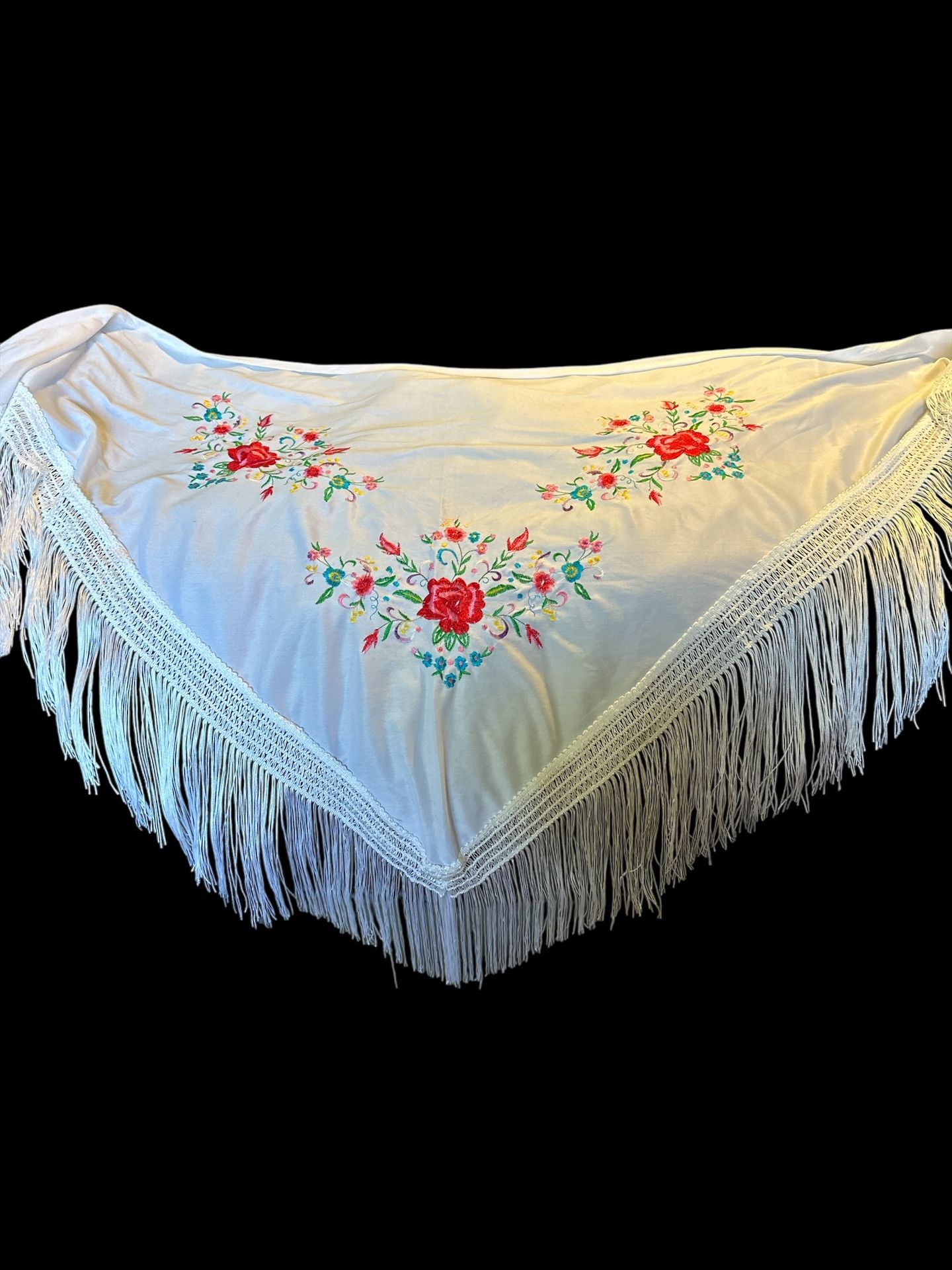 Shawl white with embroidery for a women size beautiful never been used from Mexico gorgeous. T-401