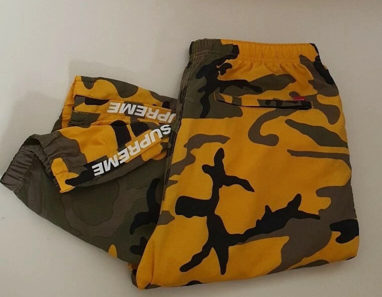 FW17 Supreme warm up pants yellow camo size Small