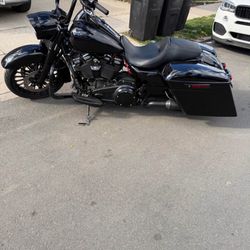 2017 Harley davidson Road king special