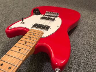 Squier Mustang Guitar (please read)