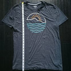 Old Navy Grey Mountain Beach Graphic T-Shirt