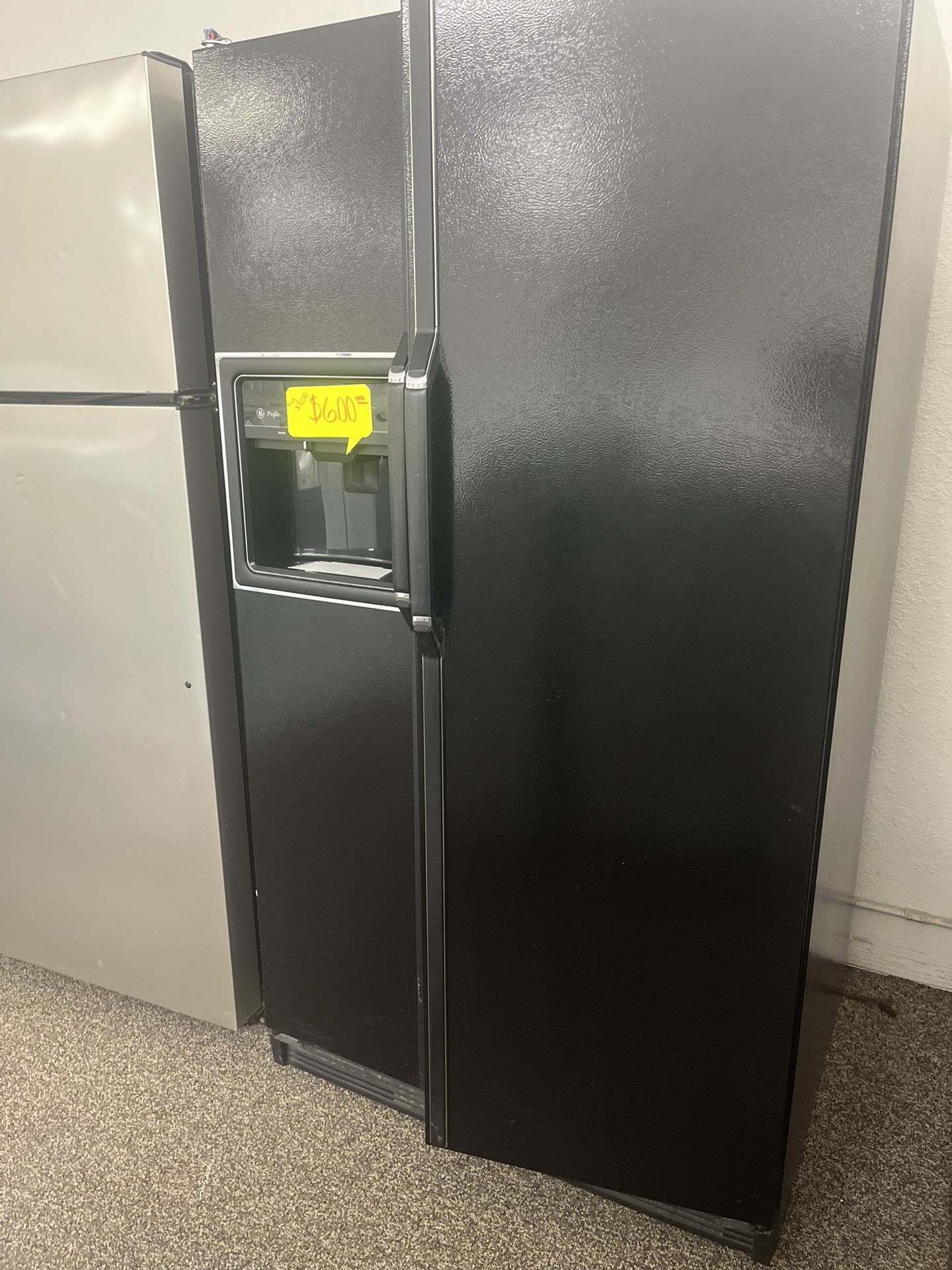 Side by side refrigerator