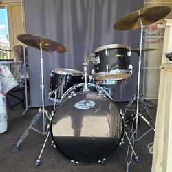 Bateria Drum Set 4 Pc Sound Percussion Comp W Bass Pedal, Cymbals & Hi-Hats, Hardware Or Stands, 2 Pr Of Sticks & a Drum, and a TuningKey 190 Firm