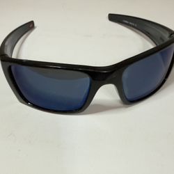 Oakley Sunglasses 009096  Fuel Cell      Frame Black. Lenses. Blue Polarized.                                                Hablo Español 
