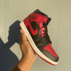 Jordan 1 Bred Mids Men’s 8.5 Used