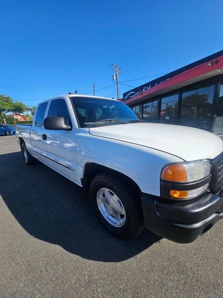 2003 GMC Sierra
