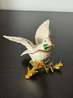 Decorative jewelry box