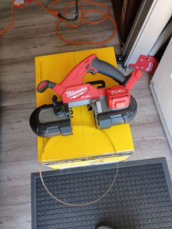 Milwaukee Fuel Brushless Cordless Band Saw
