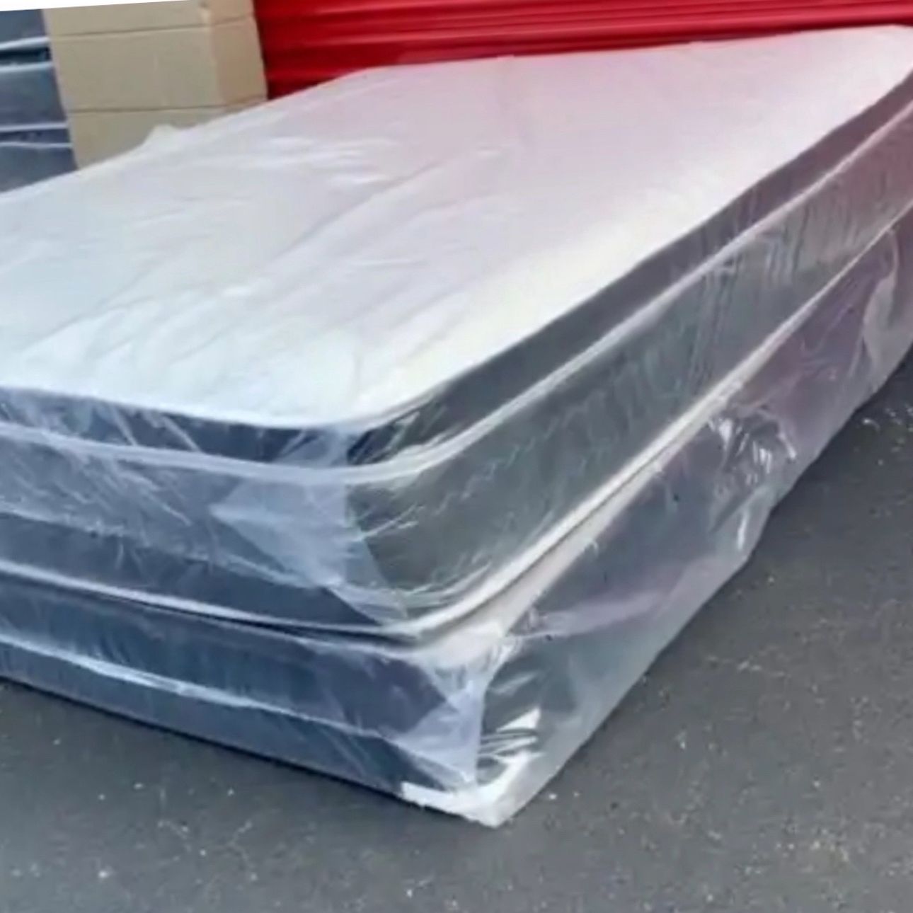 NEW Mattress Queen Size Pillowtop With Box Spring // Offer  🚚