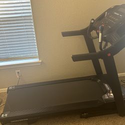 New Horizon 7.0 Foldable Treadmill 