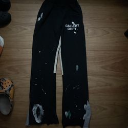 GALLERY DEPT. Size Medium.