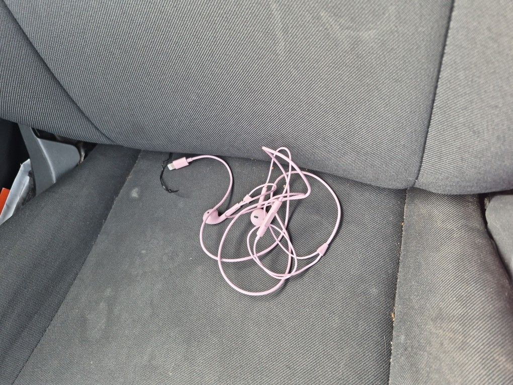 IPhone HEADPHONES