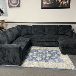 Black Sofa Sectional w/ Pull- Out Sleeper 