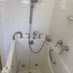 Walk In Tub / Tub 