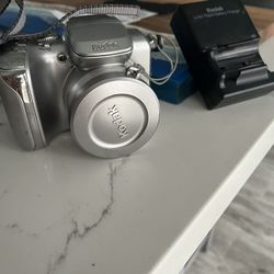 Kodak Camera And Battery Charger Set $20