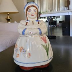 Shawnee Dutch Girl Cookie Jar