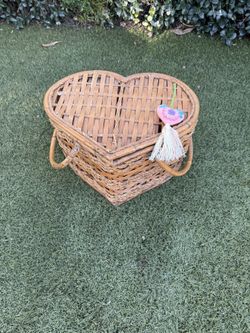 Heart Vintage Picnic Basket