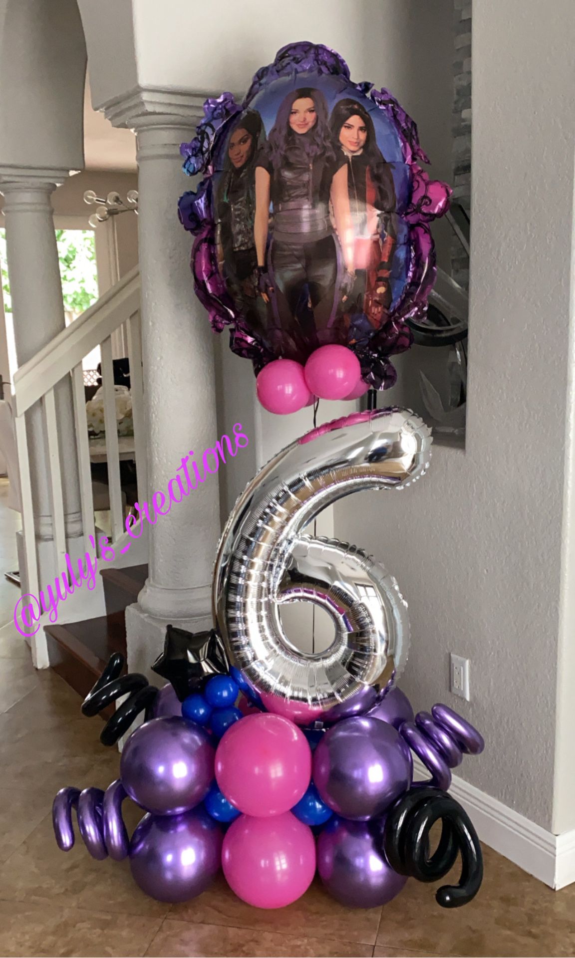 Balloon bouquet, balloons arch