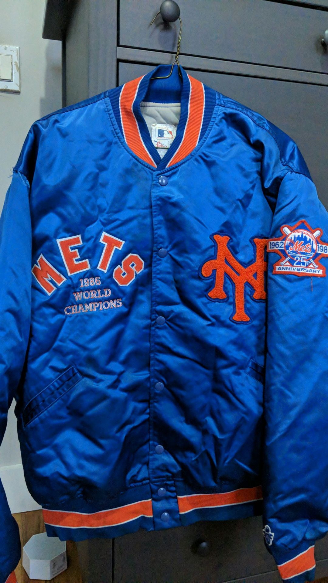 Mets Retro 1986 World Champs Jacket for Sale in Brooklyn, NY
