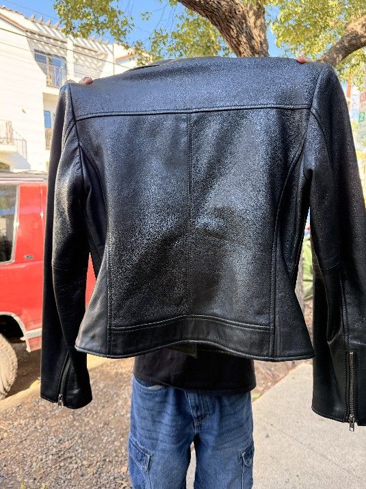 Whet blu, Leather Jacket