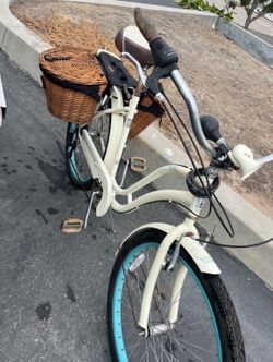 Schwinn Beach Cruiser