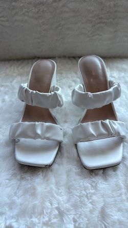Unisa Brand Sandals White Size 7