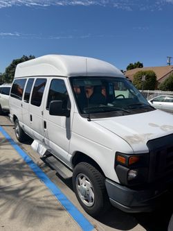 2013 Ford E-150 Wheelchair Van High-Top