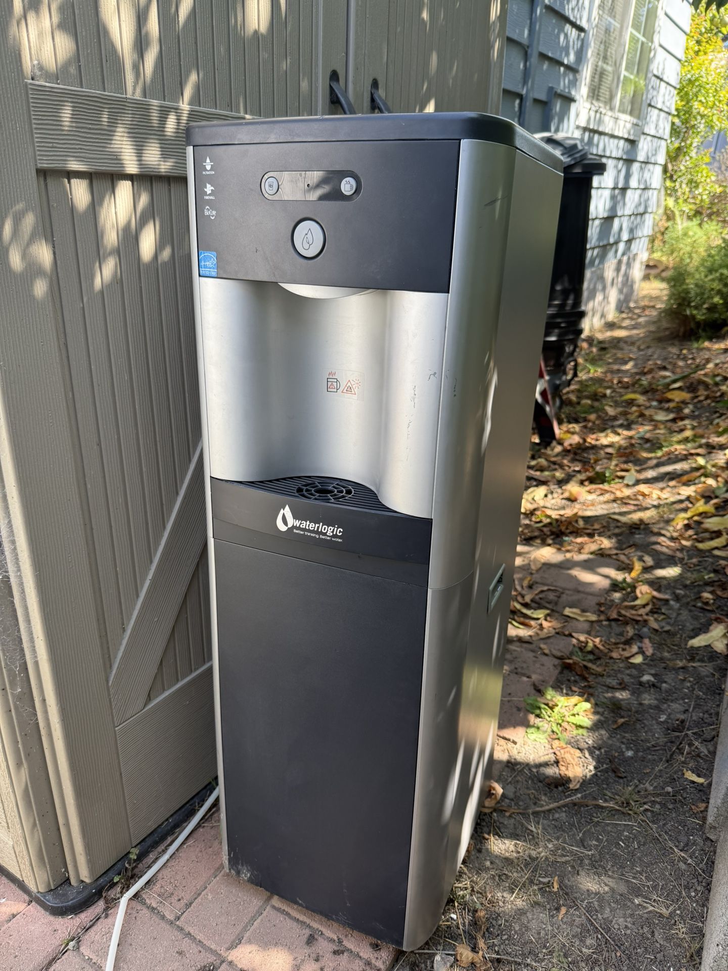 Waterlogic Water Dispenser