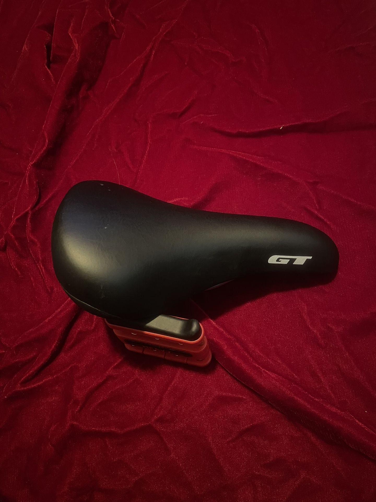 GT BMX BIKE SADDLE 