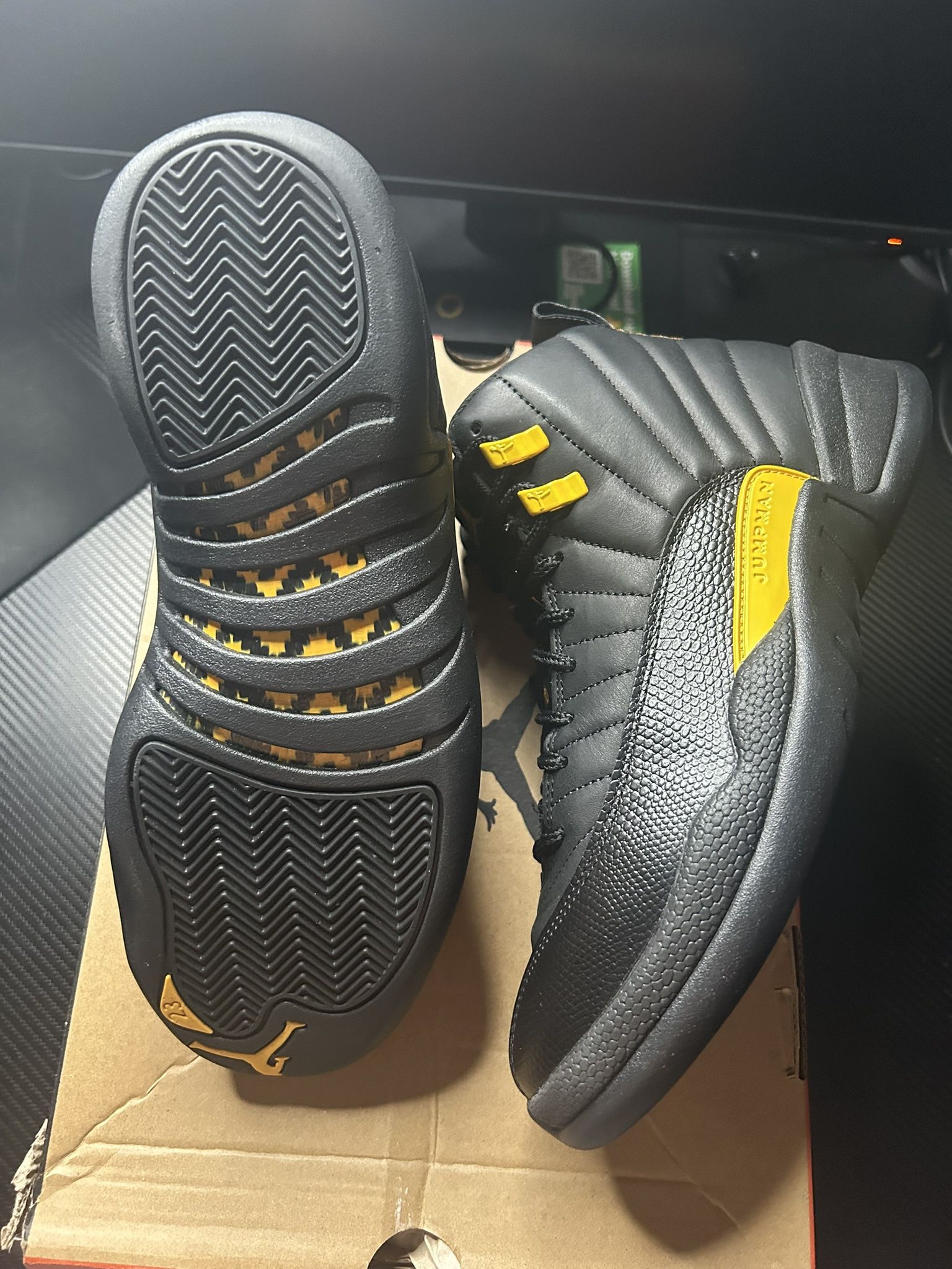 Jordan 12 Black Taxi Size 8.5 Used