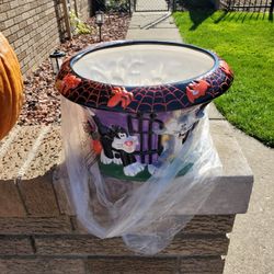 Vintage Looney Tune Large HALLOWEEN bowl, See Notes