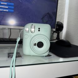 Cámara Instax mini 12 
