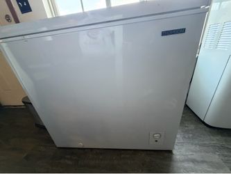 7.0 Cubic feet Chest/ Deep Frezzer