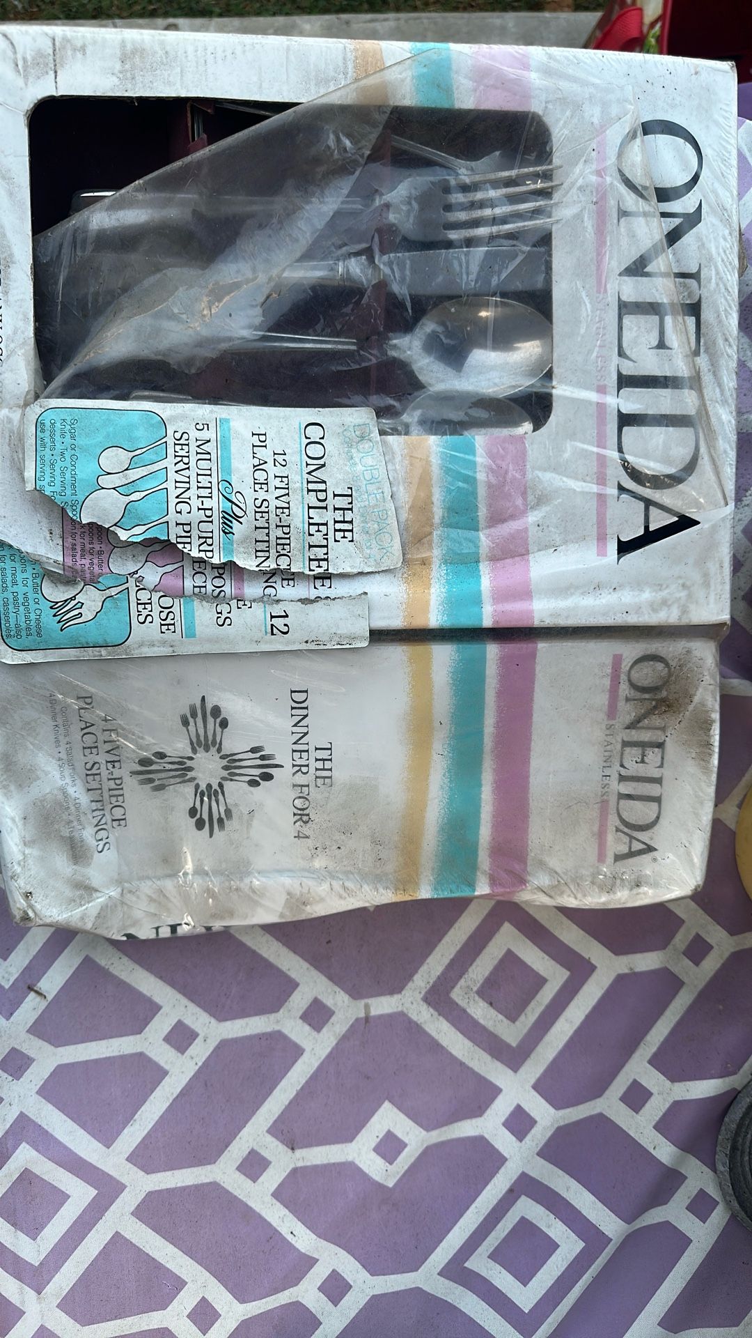 ONEIDA Stainless Set