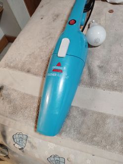 BISSEL FEATHERWEIGHT VACUUM