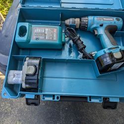 MAKITA 2.6H 18 Volt Electric Drill