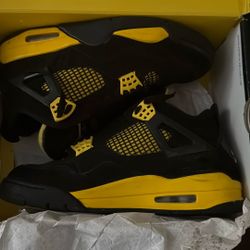 Jordan 4 yellow thunder