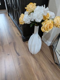 White Ceramic Ribbed Flower Vase