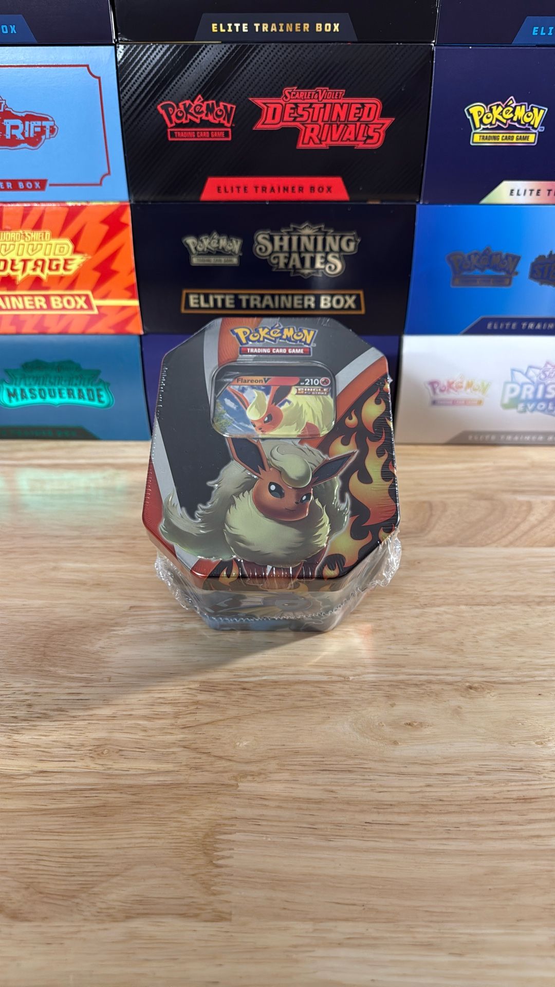 Eevee Evolutions Tin [Flareon V]