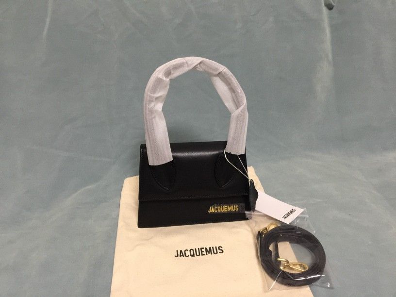 Jacquemus Le Chiquito Medium Bag