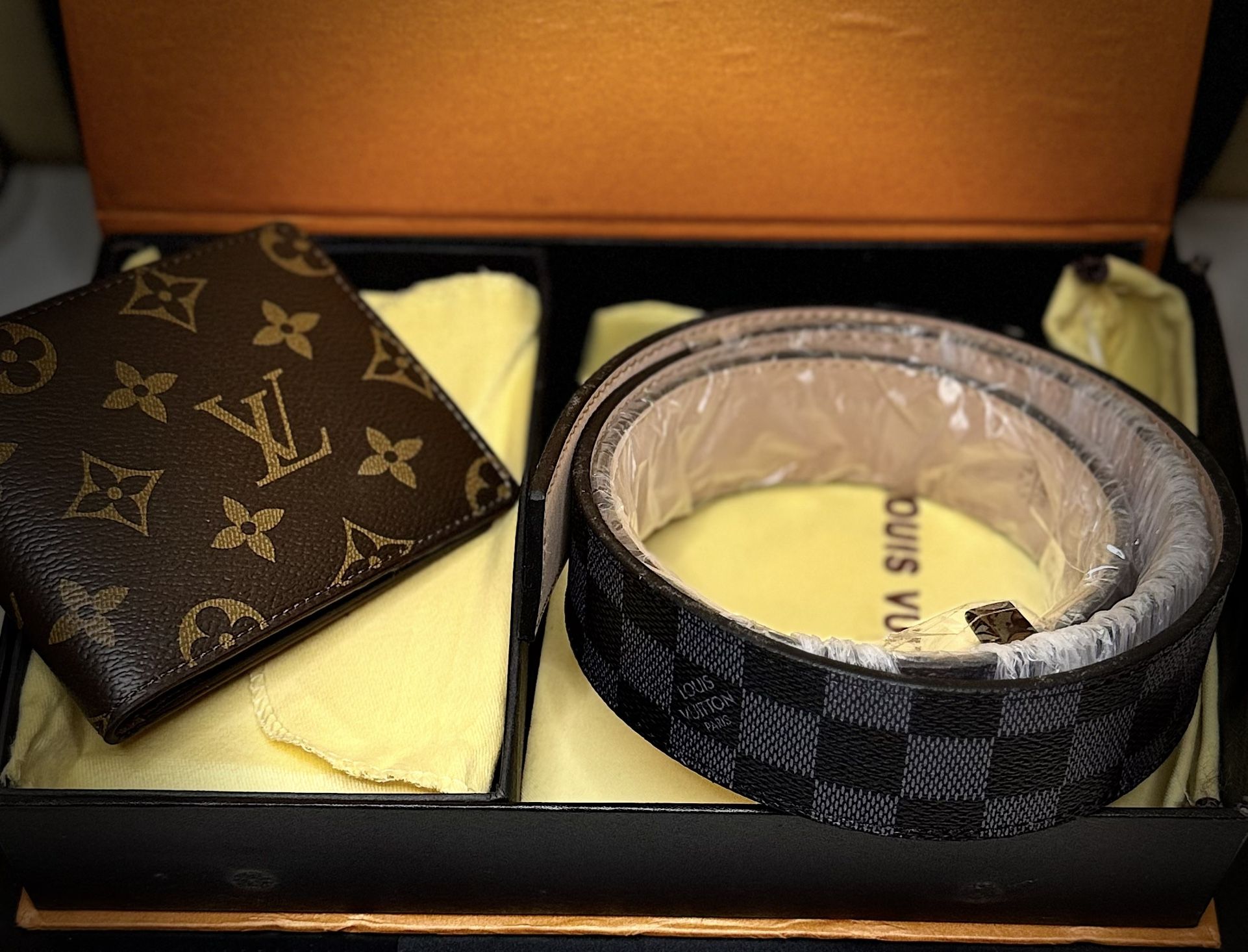 Luis Vuitton Belt Plus Wallet Combo