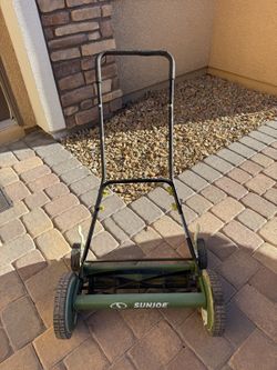 Manual Push Lawn Mower Sun Joe