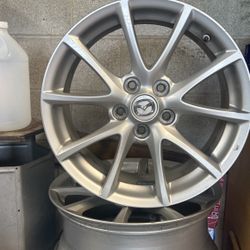 I Have A Set Of 16” Mazda Rims For $200 New No Bend No Cracks Come With Sensor On The Rims $200 