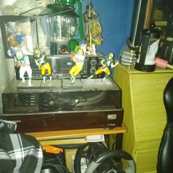 Green Bay Packers 3 Vintage Bart Starr And Brett Favre And Aaron Rodgers With The The Frame Picture Of The Green Bay On The Wall 