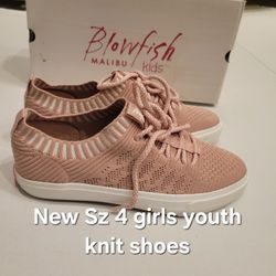New Girls Size 4 Pink Knit Slip-on Tennis Shoes Nib Blowfish 