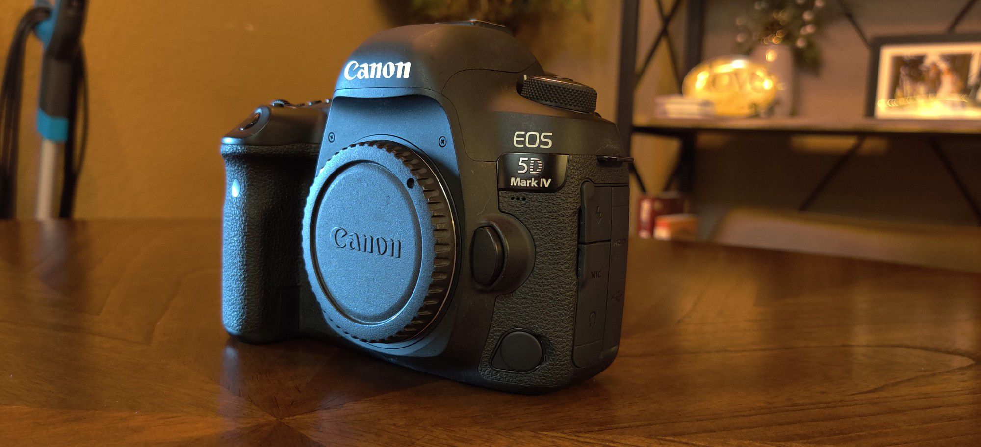 Canon EOS 5d Mark IV - Mint Condition - Lightly Used