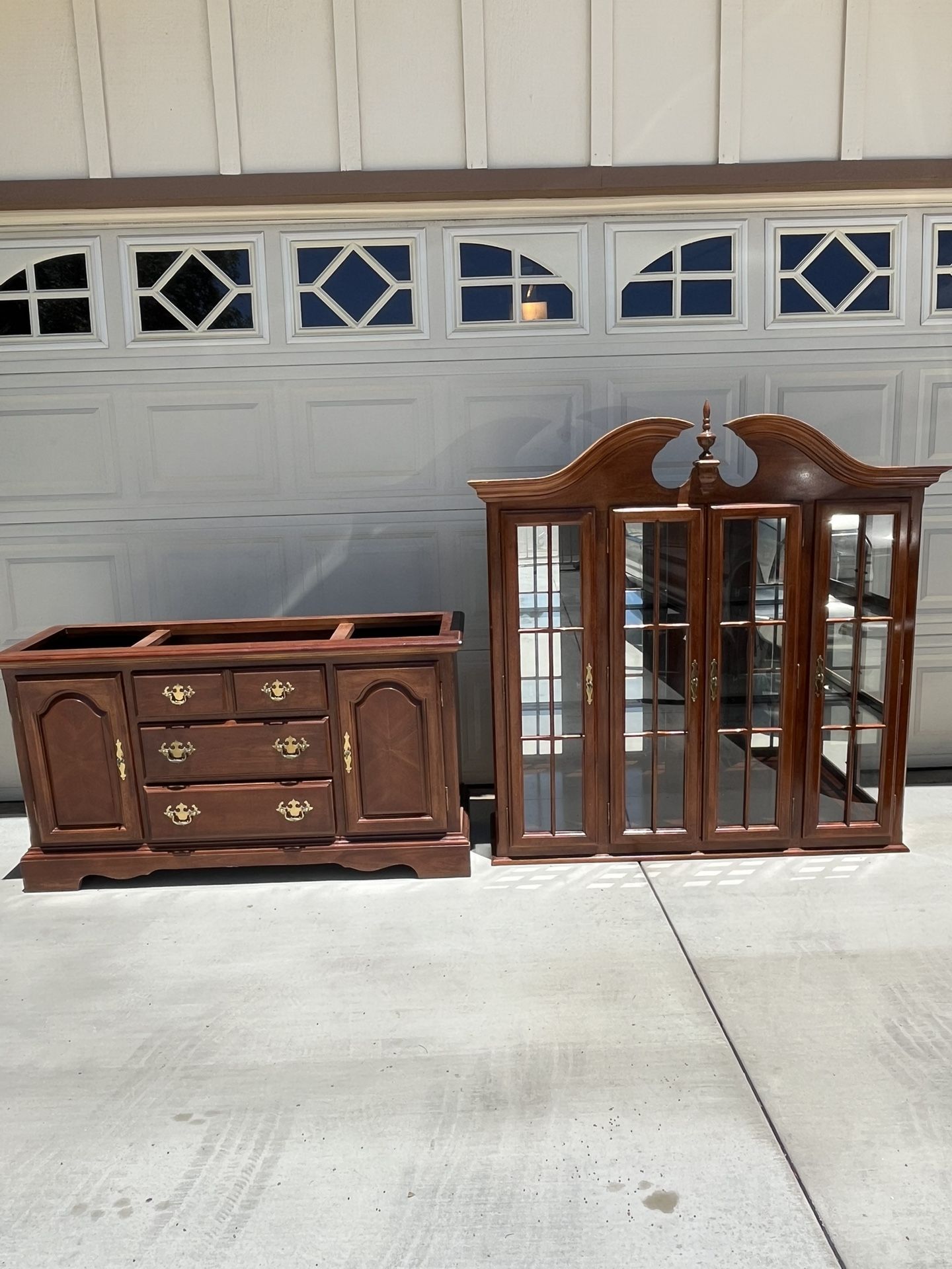 Beautiful Vintage China Cabinet.