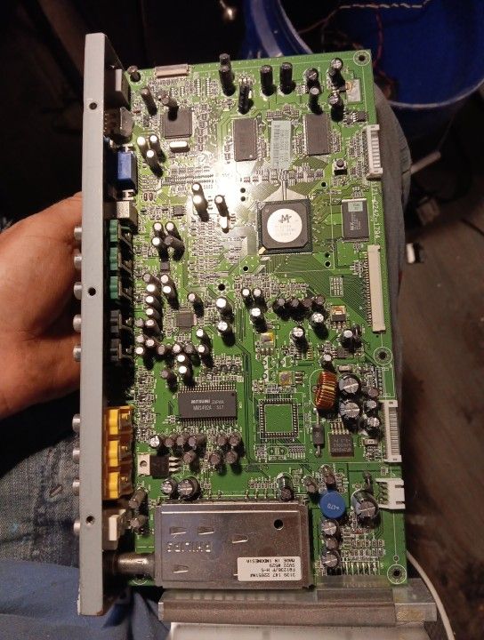 Tv Internal Components For Various Makes And Models, 100s Of Boards Tested