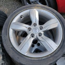 1 Hyundai Veloster Wheel Rim OEM